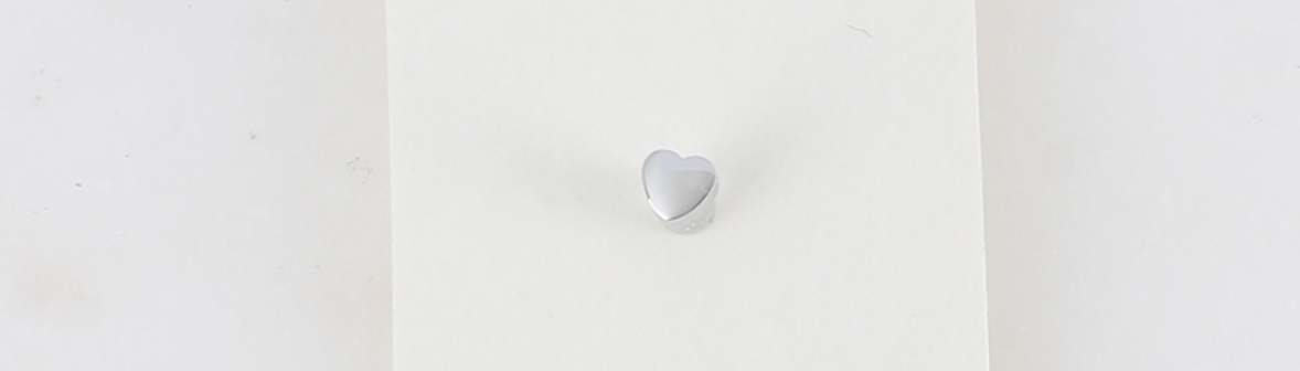 Piercing avec des oxydes de zirconium – Image 3